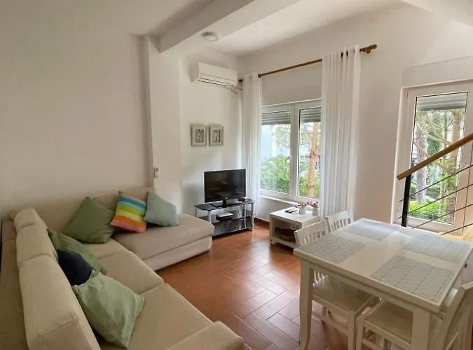 Gjiri Lalzit Apartment